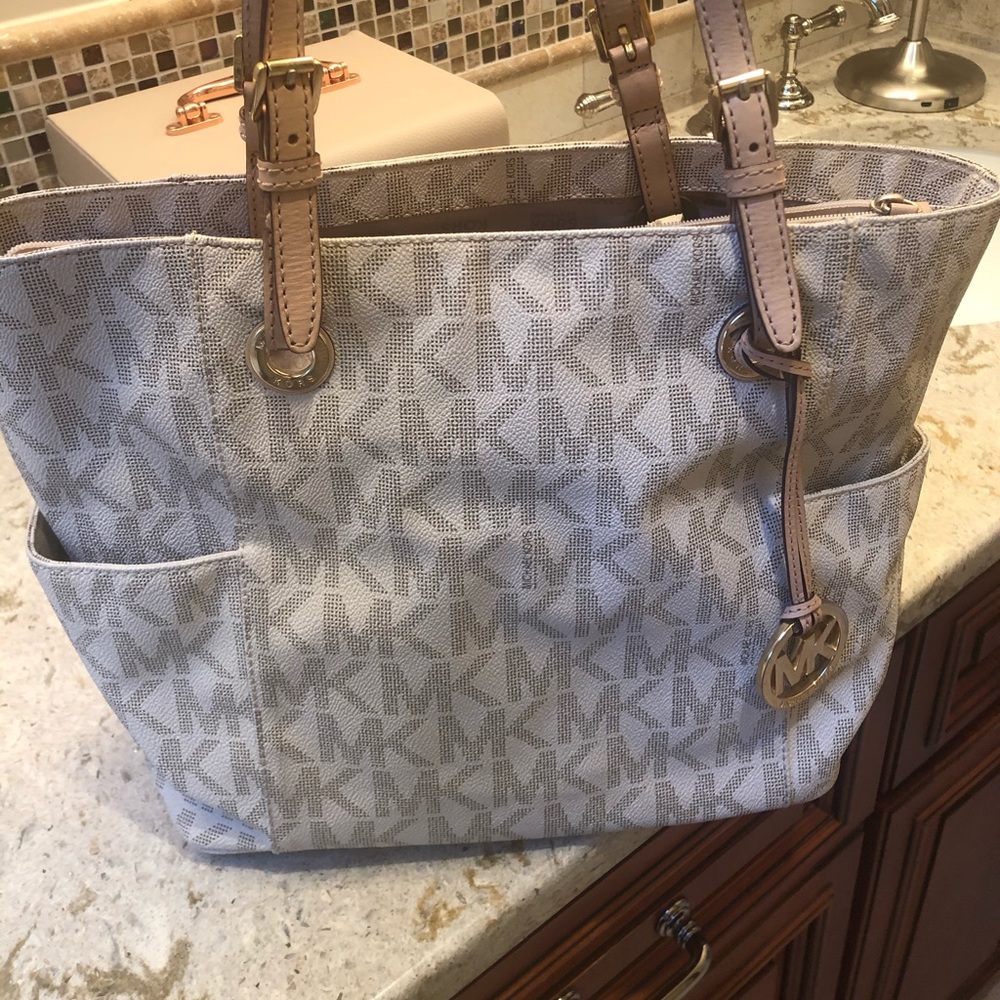 Michael Kors classic tote
